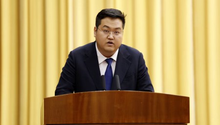 集团董事长王浩宇参加甘肃省促进民营经济高质量发展大会并作代表发言